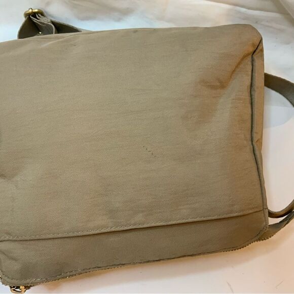 Baggallini Provence Crossbody Bag 9”x7.75” Tan organizer - Picture 4 of 14